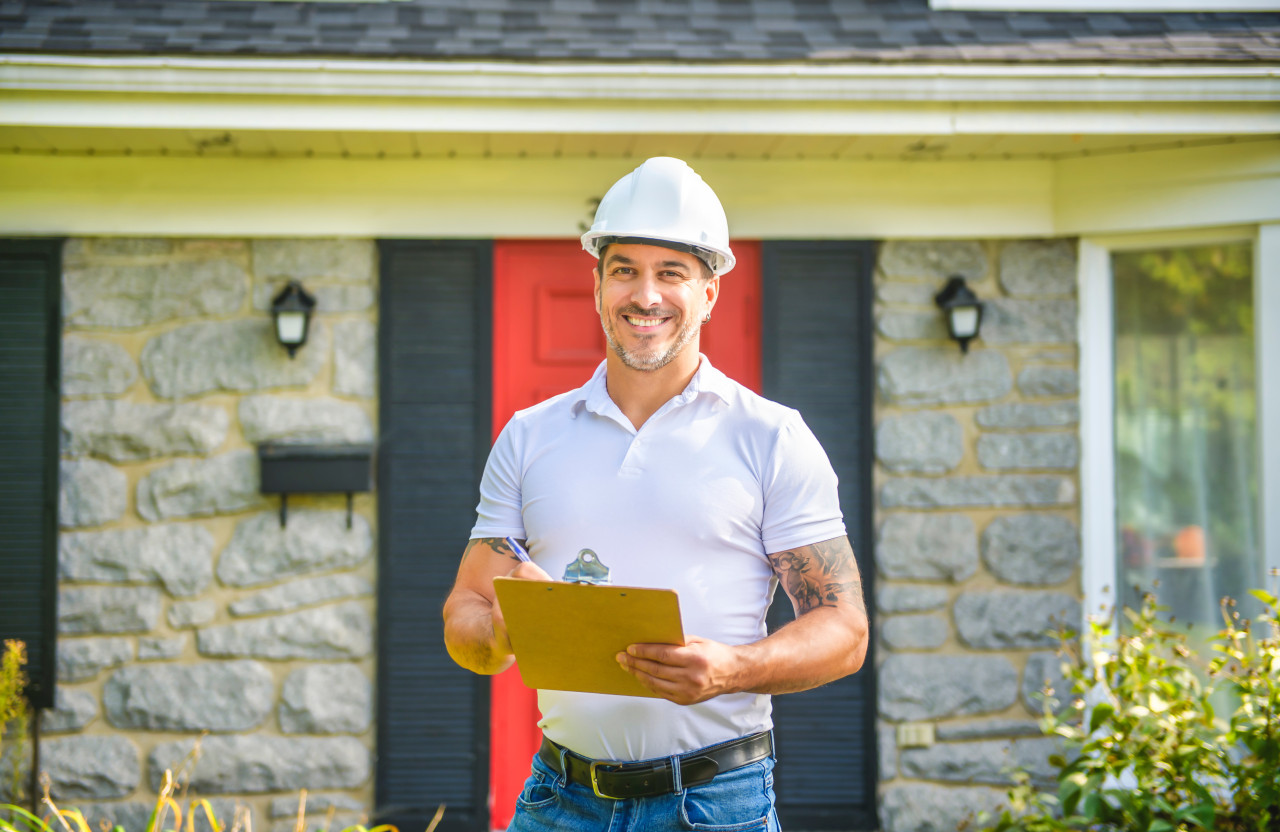 A building and pest inspector